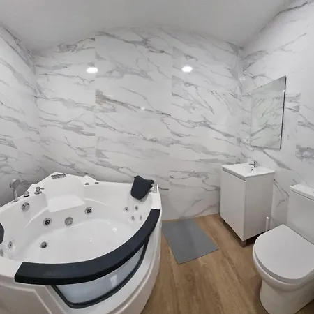 Apartmán Estudio Familiar Con Jacuzzi Doble Sevilla